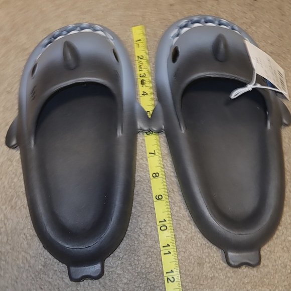shark flip flops - Picture 5 of 5